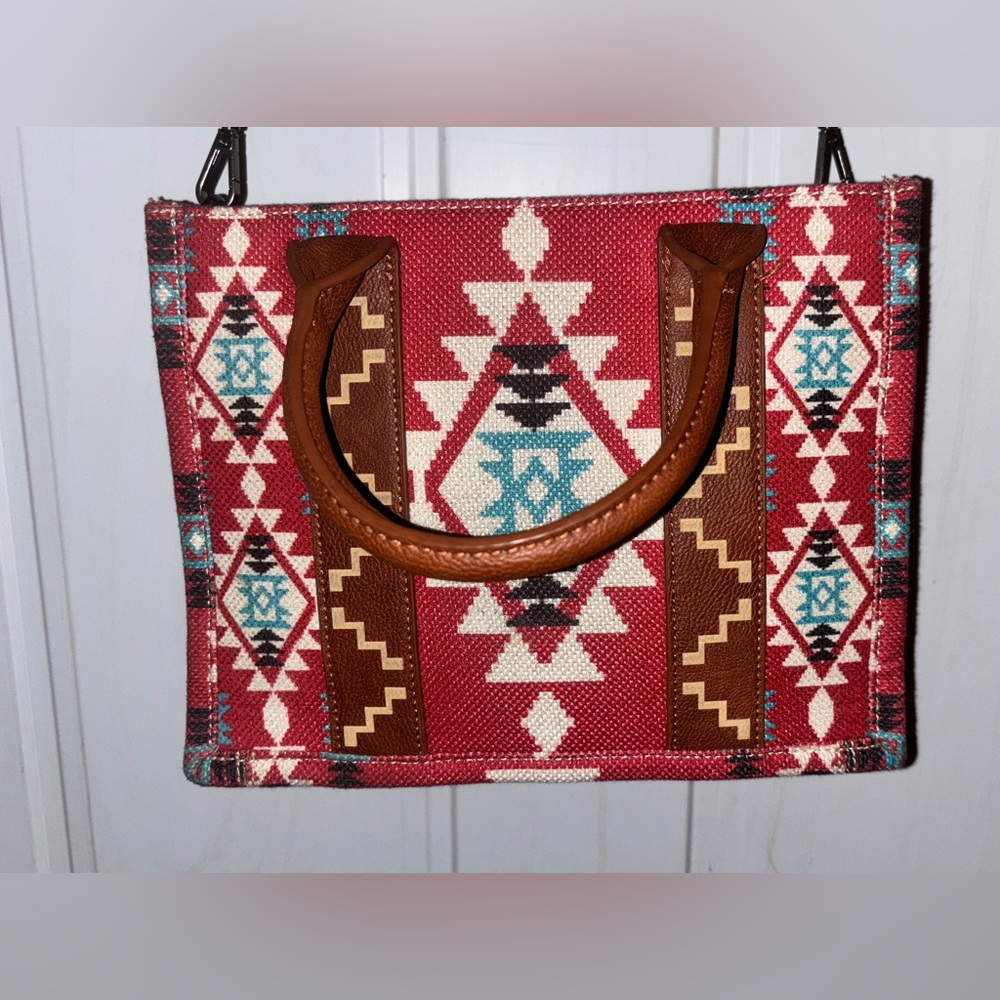 Wrangler Boho Aztec design Crossbody in Red,Blue,Brown,Black and White - Picture 7 of 9